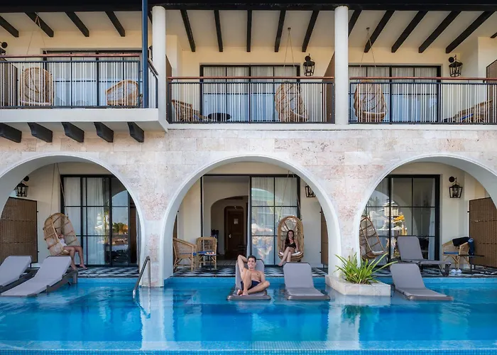 Ocean El Faro Resort (Adults Only)